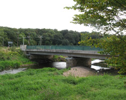 Blackhall Mill road bridge looking west