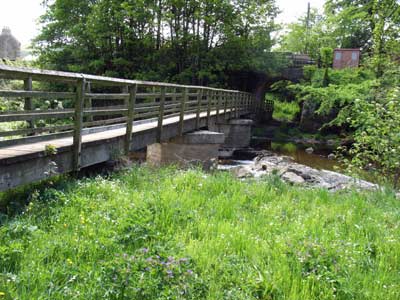 Broken Way Footbridge from the north west