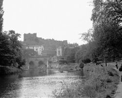 Old Elvet Bridge in the 1960s before construction of New Elvet Bridge