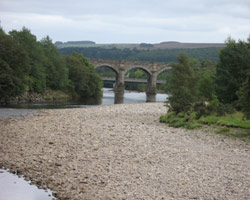 Haltwhistle Railway Viaduct (Alston Arches) and A69 Bridge (east)