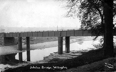 The Old Jubilee bridge near willington