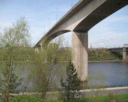 Redheugh Bridge from south west river bank
