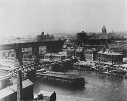 The Swing Bridge of long ago