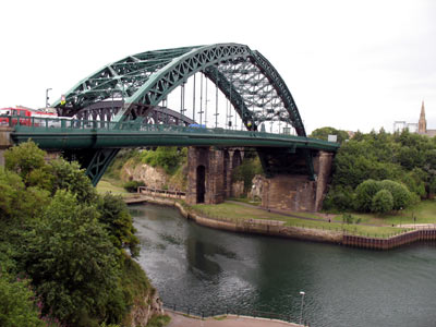 Wearmouth Bridge from east